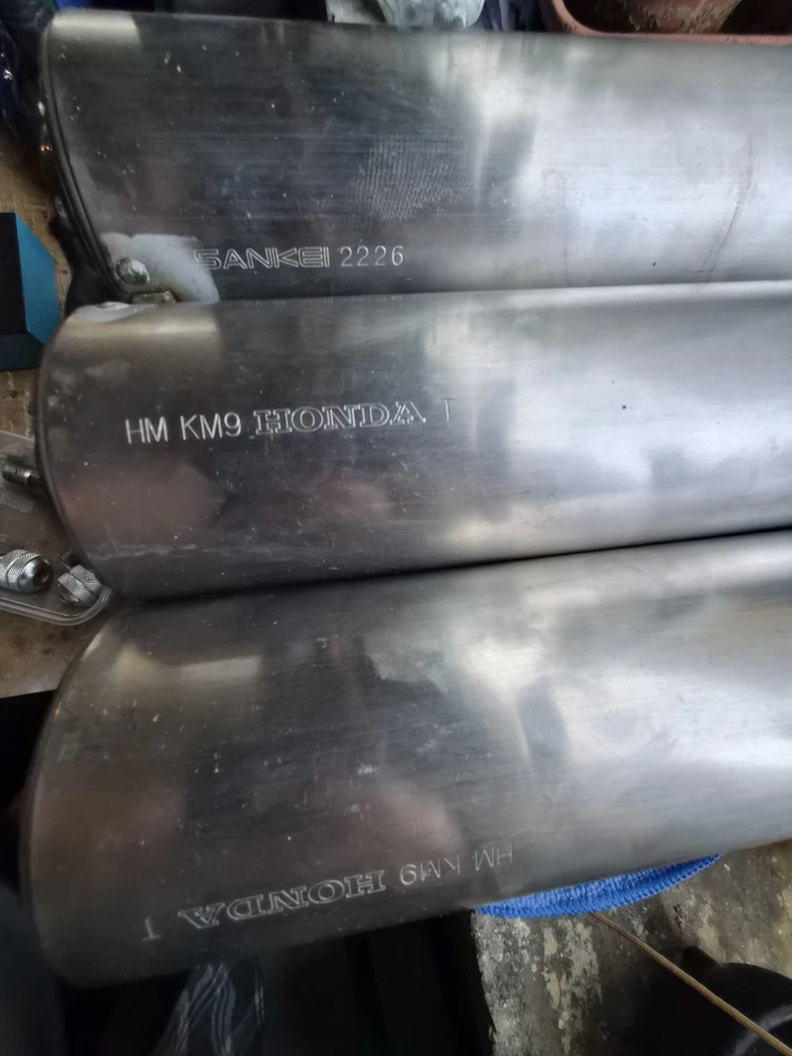 Latas de extremo originales Honda NS400R Foto 4 de 4