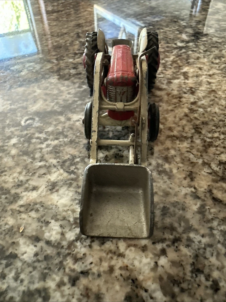 RARE Vintage 1967 #69 Corgi Massey Ferguson 165 Tractor w/Shovel. Clean! Look 👀 - Image 2 of 4