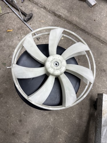 2006-2013 Lexus IS250 Passenger Fan Blade 16361-31100