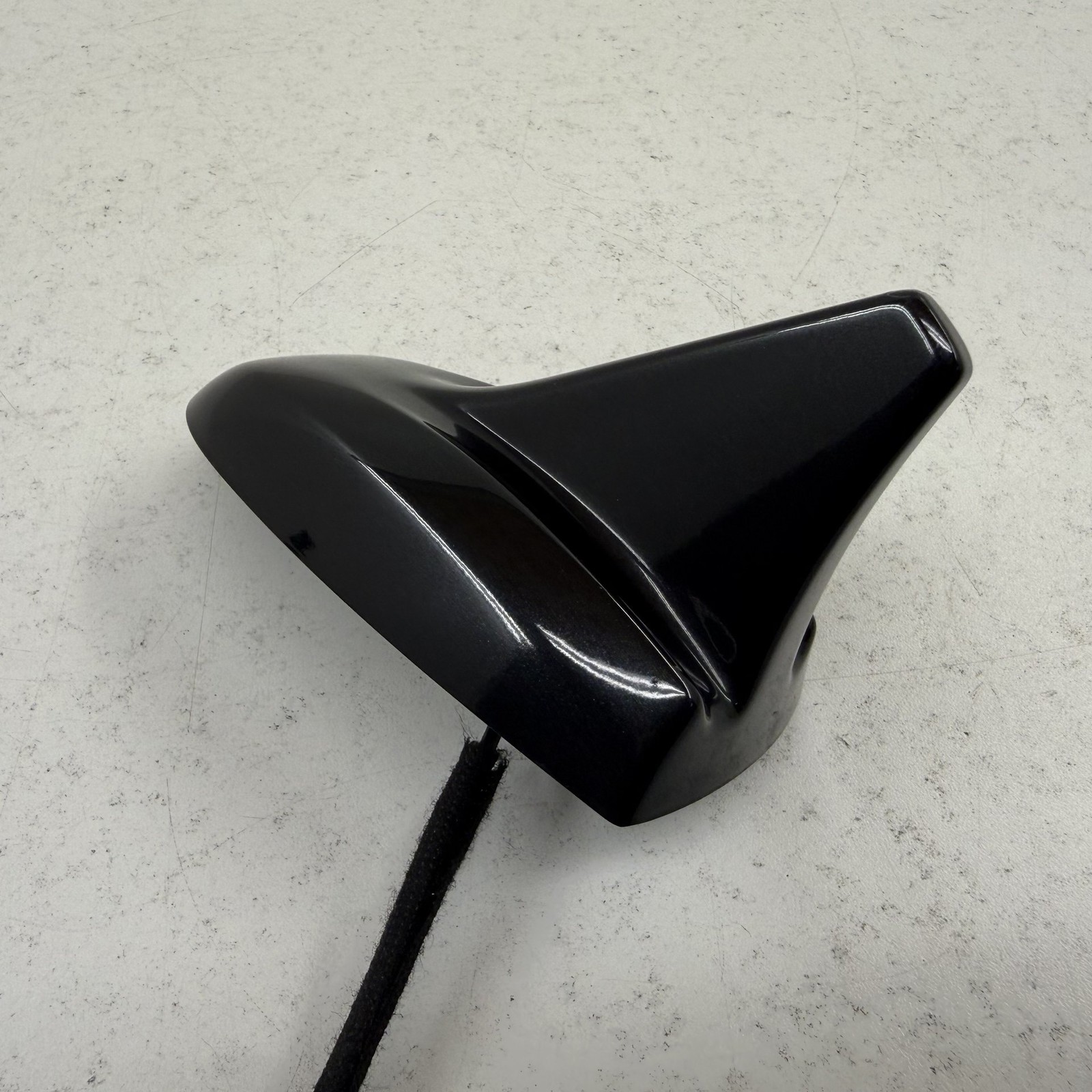 Maserati Ghibli 2014-2017 Antenna P/N 670026012