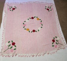 Vntg. 53"x48" Crochet pink  white blanket w/roses Applique