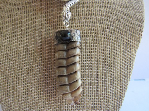 Rattlesnake Rattle Pendant Snake Necklace Animal Bone Jewelry N4579 - Picture 4 of 9