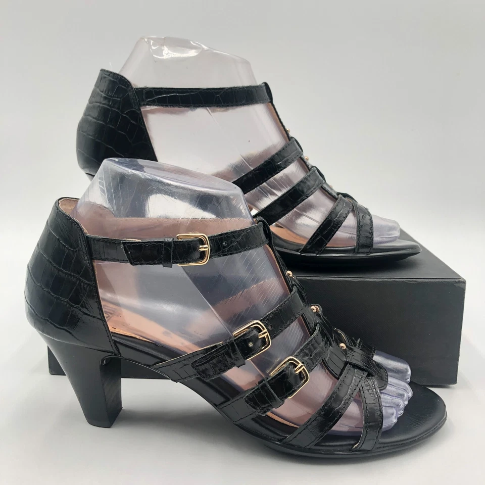 Sandalias de tacón blando para mujer talla 6,5 M charol negro dorado tachonado Foto 2 de 4