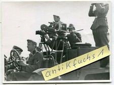WH-K belwagen with front-line reporters with film cameras 11.6cm x 8.7cm