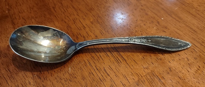 William A. Rogers A1 Plus Oneida Spoon - Silver 