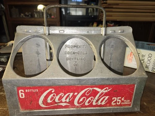 VINTAGE ALUMINUM COCA COLA CARRIER 6 BOTTLES