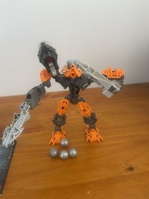 LEGO Bionicle: Phantoka - Toa Pohatu (8687) 100% COMPLETE