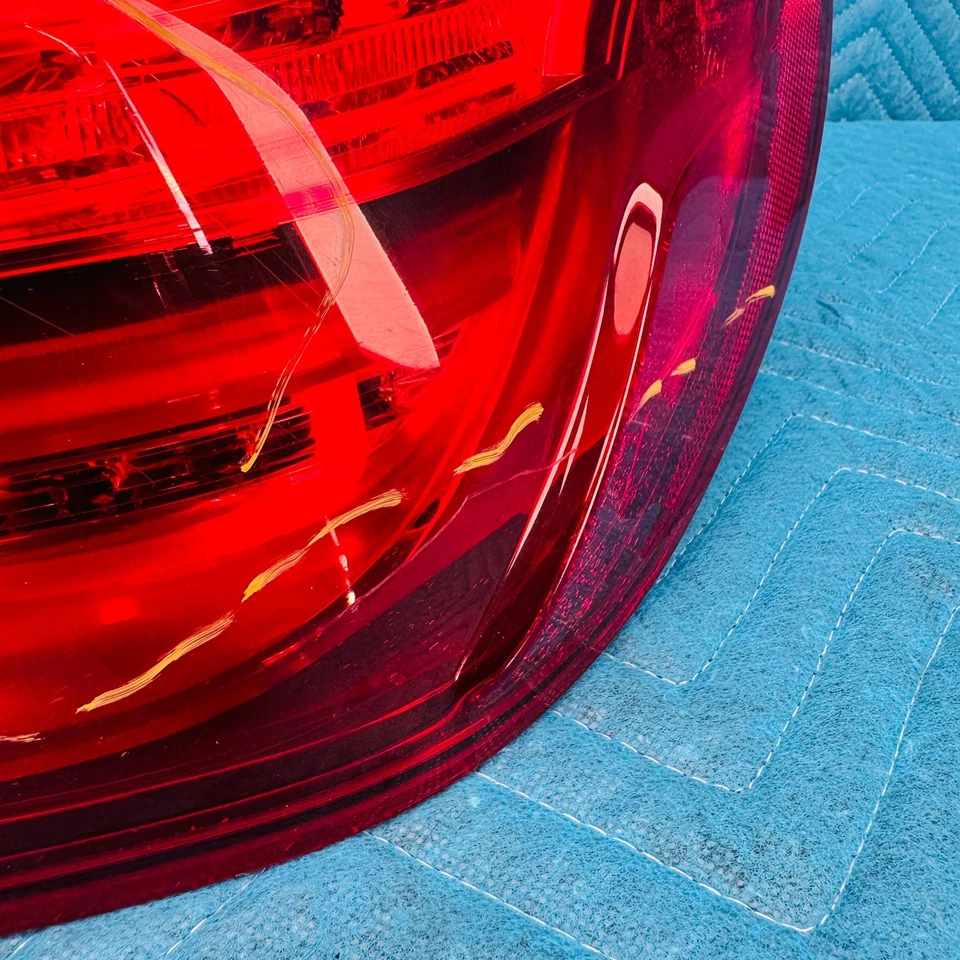 2012–2017 BMW 650i xDrive Right Rear Quarter Tail Light OEM 63217210578 - Image 3 of 4