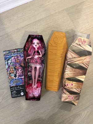 As New, Unopened/still Tied Down. Monster High Buried Secrets Draculaura
