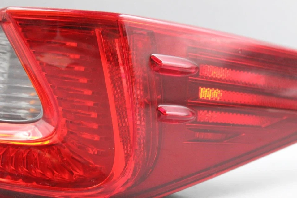Cuarto de luz trasera de pasajero montado en panel 2015-2019 LEXUS RC F OEM #36740 Foto 3 de 4