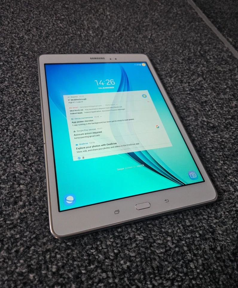 Samsung Galaxy Tab A SM-T550 16GB, 9.7in - White incl 32GB SD card - 48GB Total - Image 4 of 4