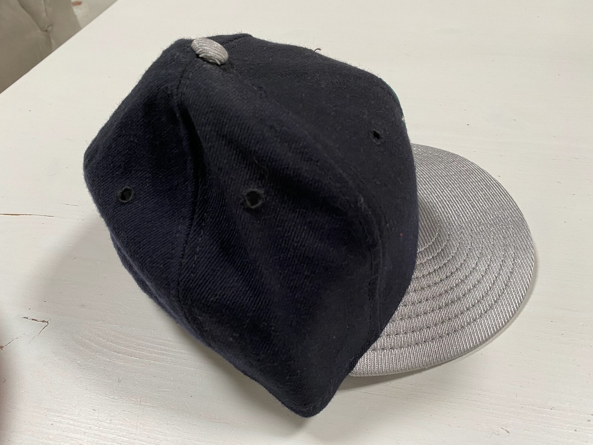 Vintage MLB Seattle Mariners New Era 90s Fitted Hat 7