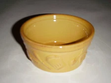 GRESTEL PORTUGAL STONEWARE SAFFRON BOWL EMBOSSED UTENSIL DESIGN 2" X 4" ROUND