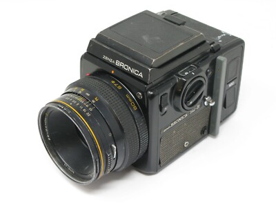 Zenza Bronica SQ-B Mittelformat Spiegelreflexkamera mit 80mm f2.8 Objektiv, WLF & Film Back
