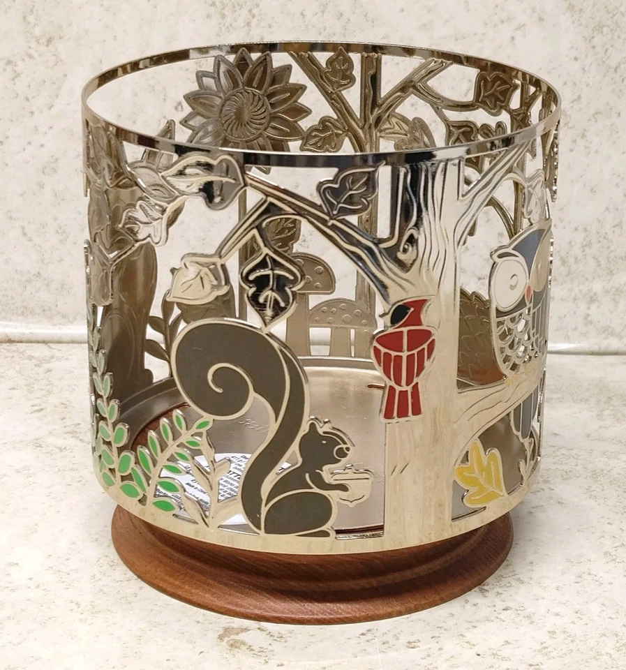 Candelabro de 3 mechas Bath & Body Works Woodland Critters metal sobre base de madera Foto 2 de 4