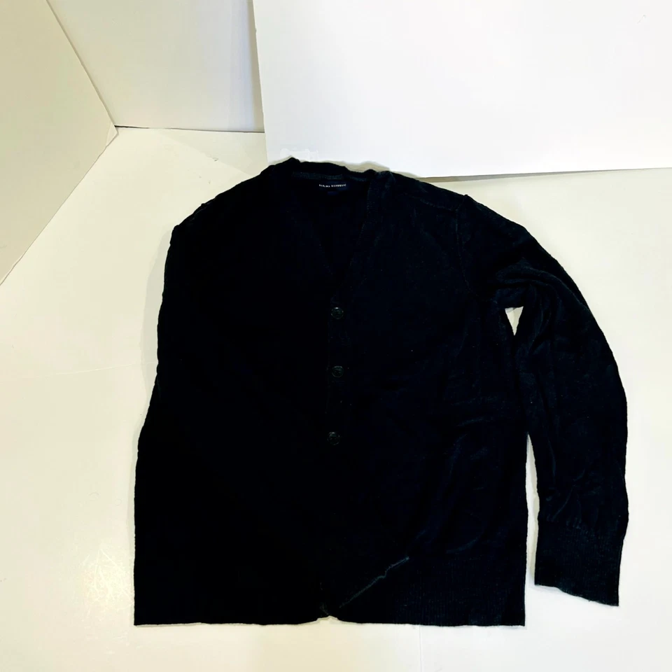 Cardigã Banana Republic suéter masculino médio marinho com nervuras gola V botão frontal - Imagem 2 de 4