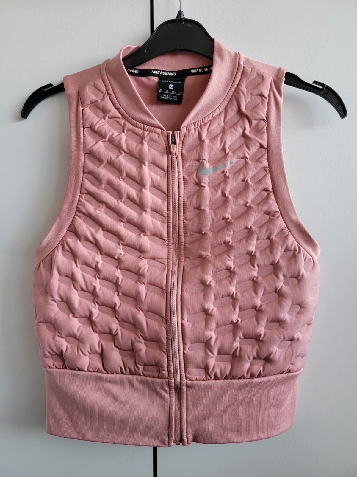 NIKE AEROLOFT GILET VEST SIZE XS (AA3575 685) PINK