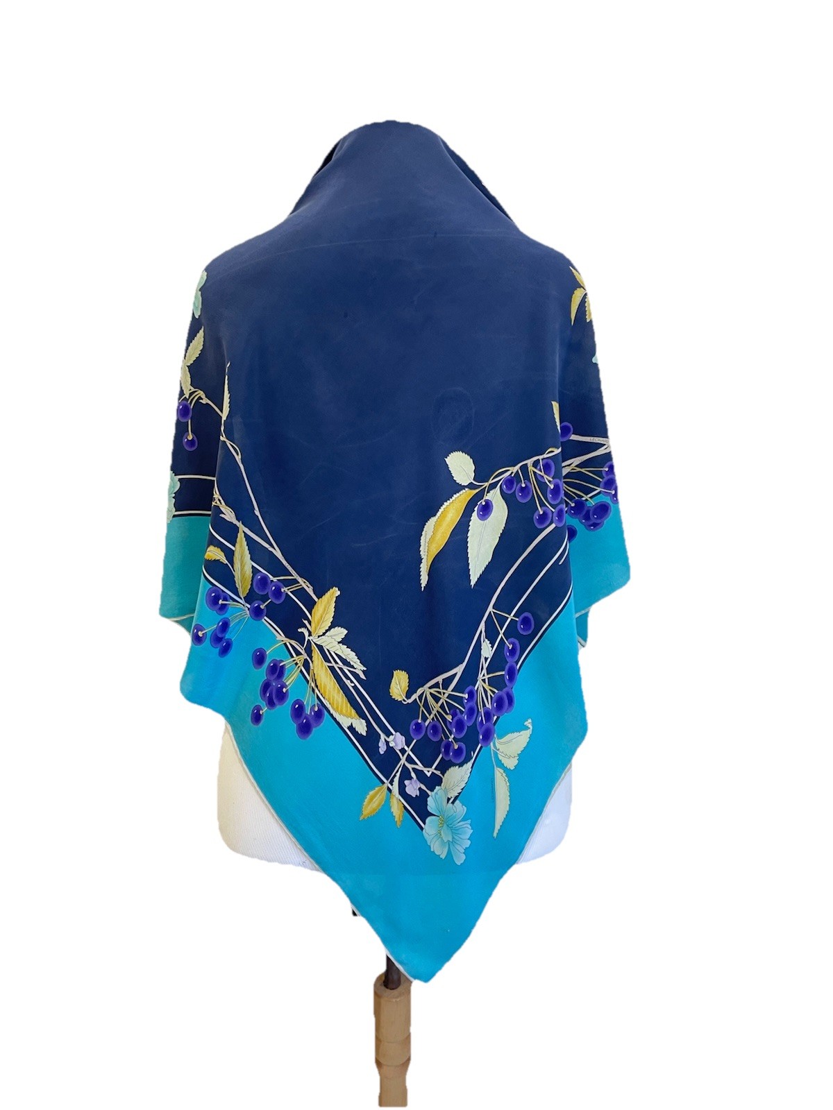 Y# Leonard Paris Floral Berry Print 100% Silk Scarf Made in Italy Blue Turquoise