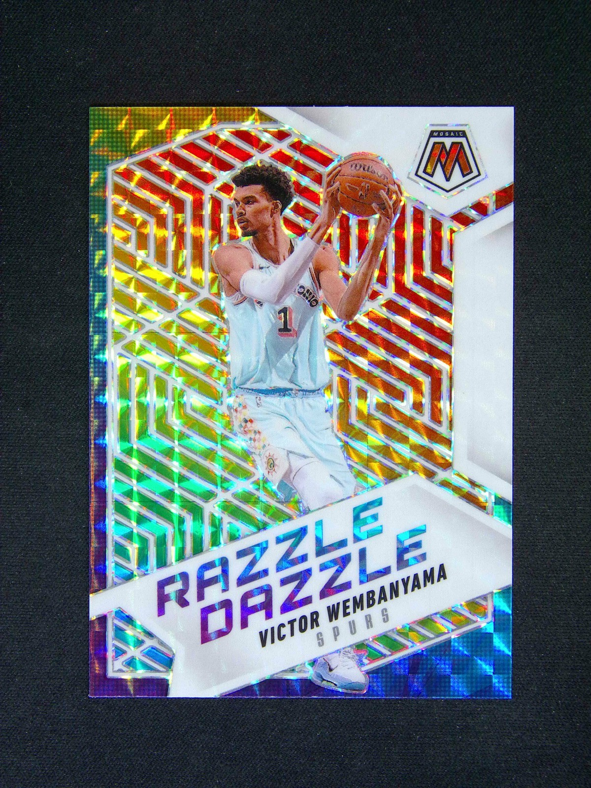 2024-25 Panini Mosaic Victor Wembanyama #3 Razzle Dazzle SSP