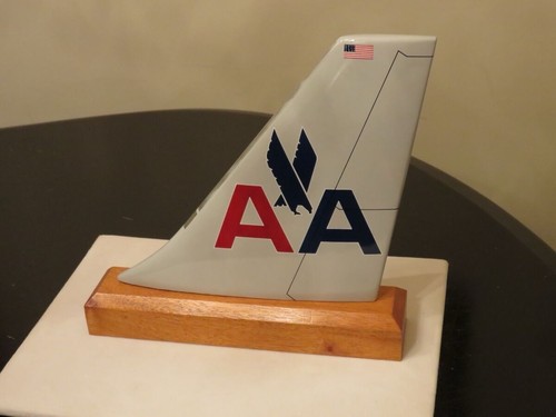 AMERICAN AIRLINES MODEL WOOD TAIL CLASSIC LOGO PILOT GIFT