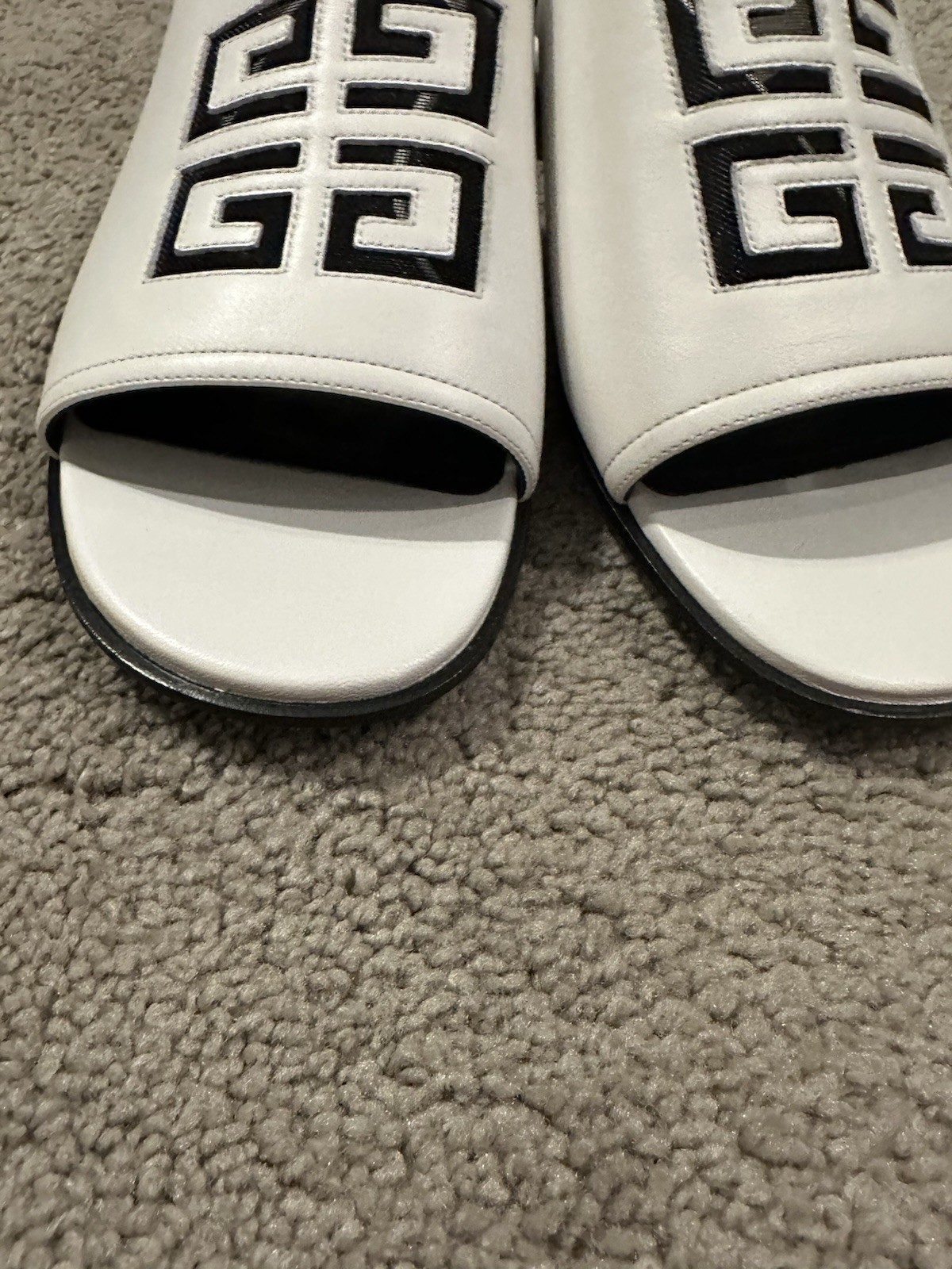 Givenchy White 4G Flat Sandals Sz 40/8.5 thumbnail 14