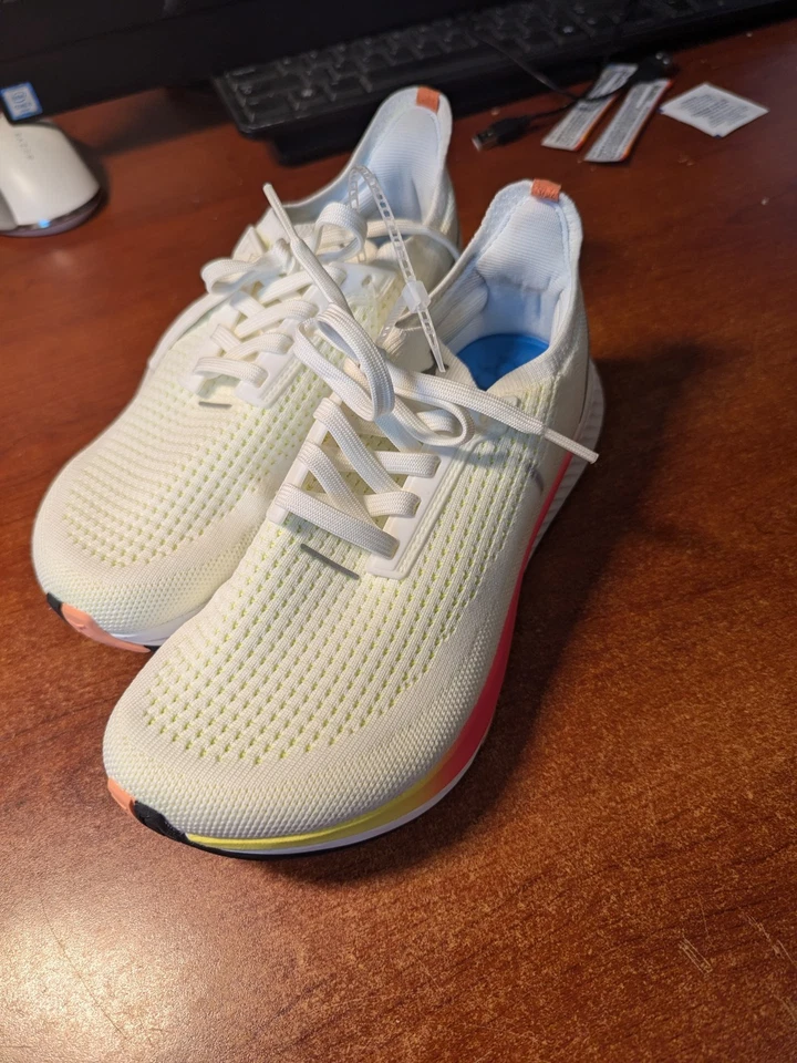 Zapatos para correr Flux Adapt (talla 6,5 de EE. UU.) Foto 4 de 4