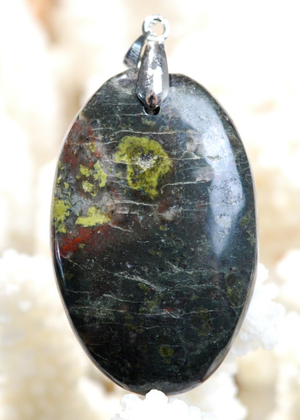 Pendentif rubis sur schiste de 69 carats en cabochon naturel d'Inde AY67