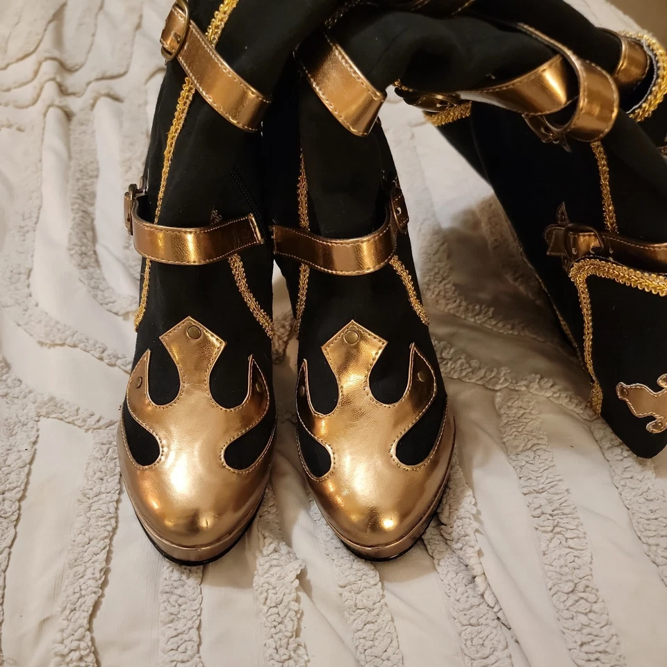 Botas Funtasma Mujer 9 Tacón Stiletto Pirata Grunge Victorianas Negro Dorado Hebilla Foto 4 de 4