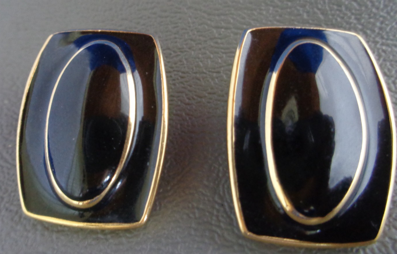 Vintage Signed  Monet Large 1” Rectangular Black … - image 1