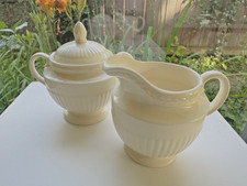 Edme Wedgwood of Etruria Cerámica Acanalada Crema y Azúcar Set con Tapa