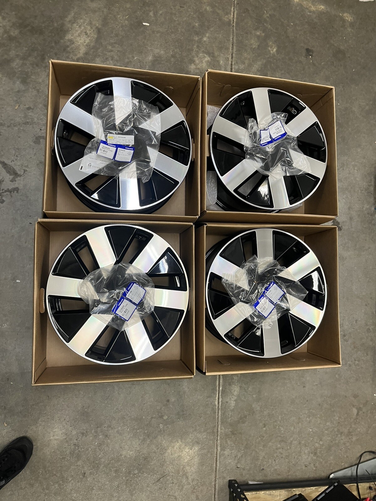 20192024 Volvo S60 / V60 19 Inch Wheel Set 32358297 BRAND NEW eBay