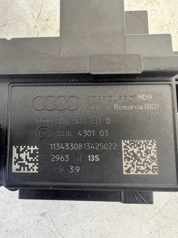 2013 - 2016 奥迪 S4 点火开关模块带钥匙原始设备制造商。 — 第 3/4 张图片