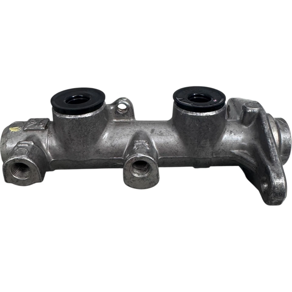 REMAN CARQUEST 11-1981 Master Cyl; p. ej. 5851021303 PARA 82-90 Mirage/Excel/Vista/ Foto 3 de 4