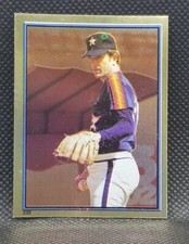 NOLAN RYAN 1983 Topps Sticker #235 Gold Border- Green Dot