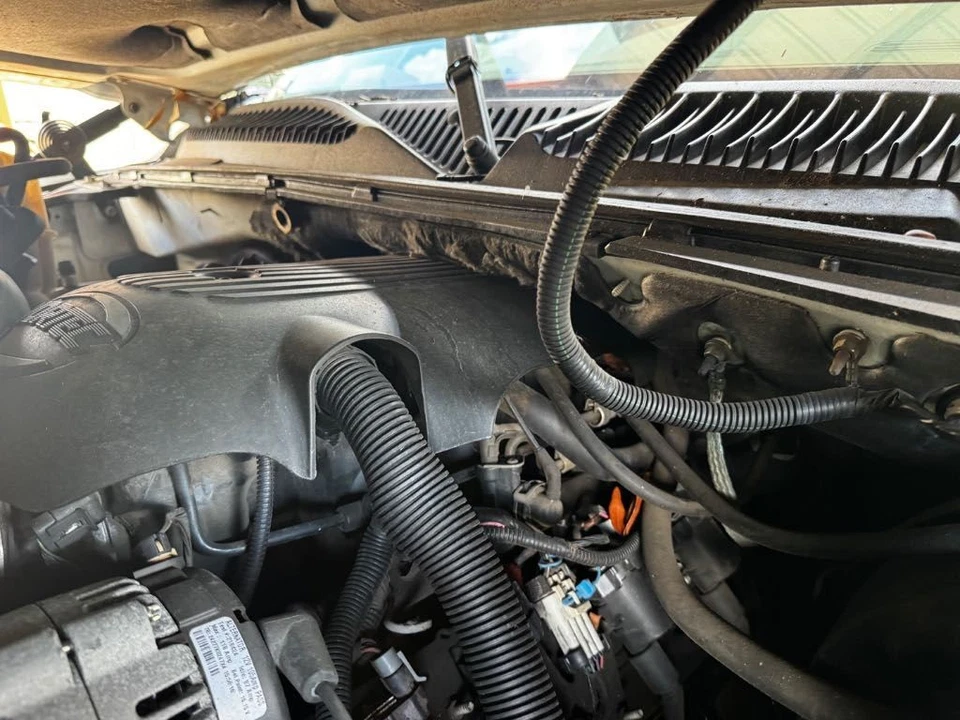 Eje de transmisión trasero usado se adapta a: Chevrolet Tahoe 2001 4x2 relación 3,73 opt GT4 Rea Foto 3 de 4