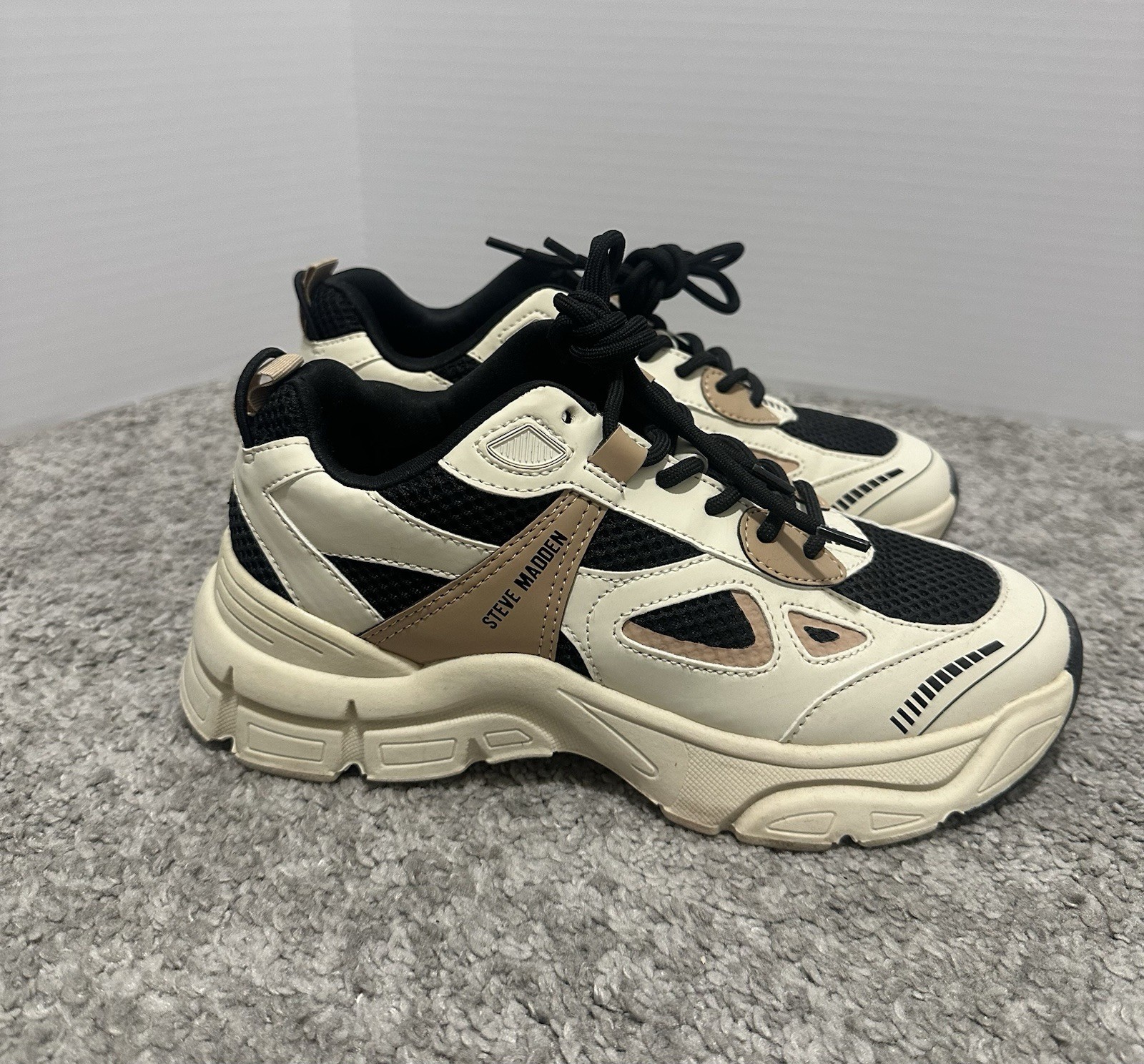 Steve Madden Clydie Women's Sneakers Chunky Platform Cream Beige Black Size  7.5