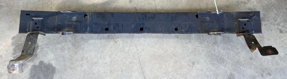 Barra de impacto del parachoques delantero GM se adapta a Tahoe Escalade Yukon Avalanche OEM 25947497 Foto 3 de 4