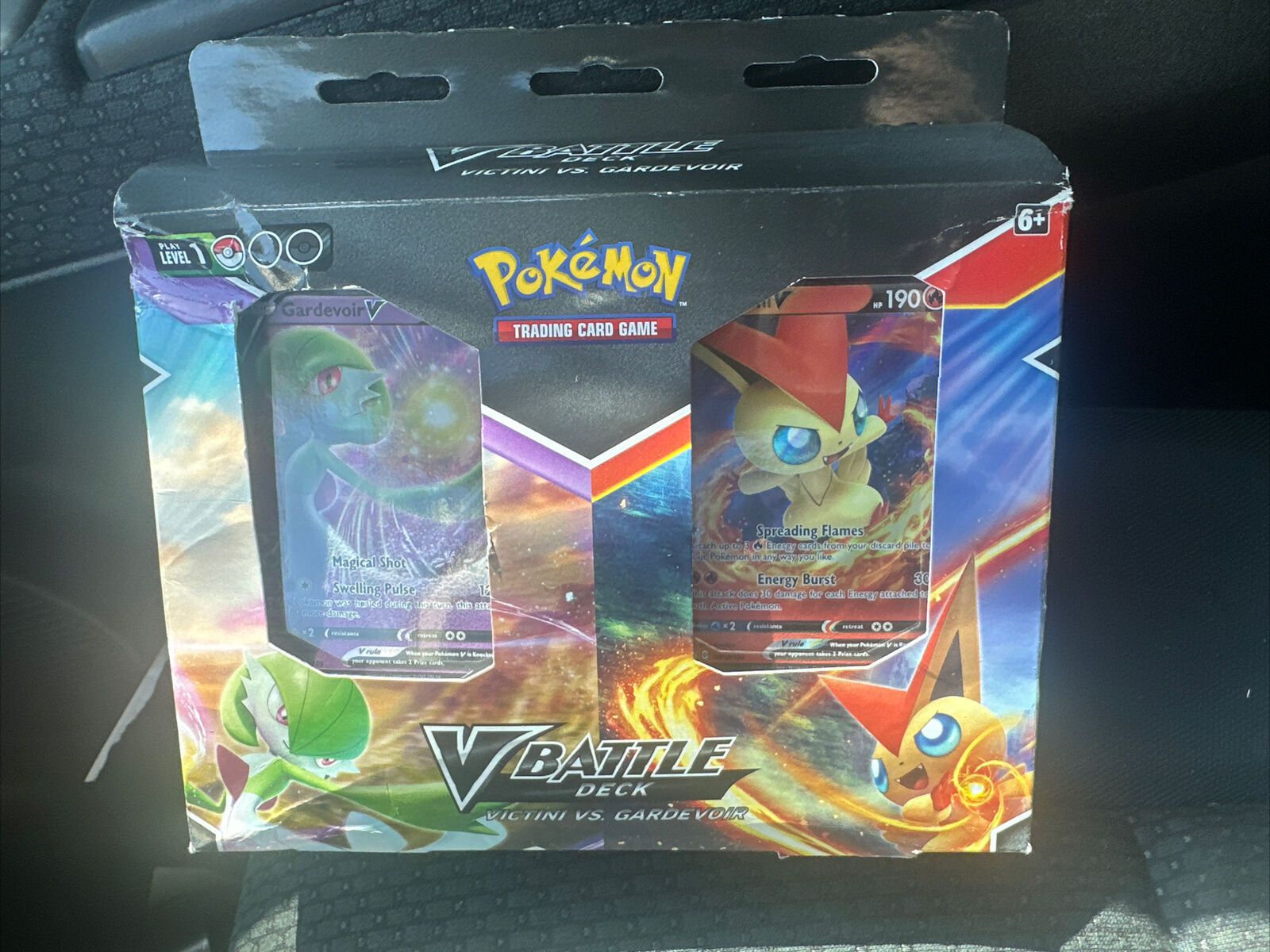 Pokemon TCG: V Battle Deck Bundle Victini vs Gardevoir