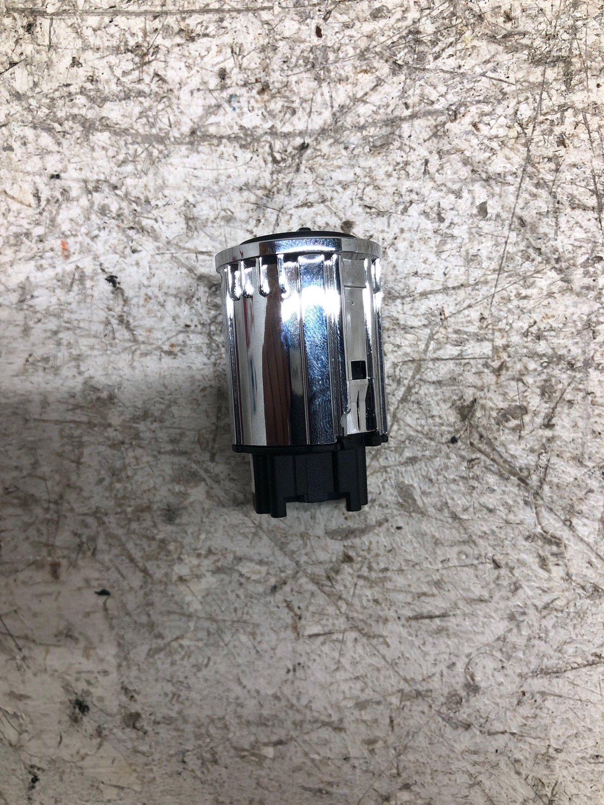 2009 ASTON MARTIN VANTAGE COMFORT SWITCH BUTTON 7G33-14B626-AA OEM *NOTES