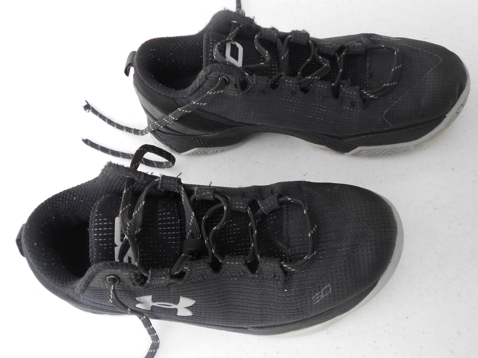 YOUTH UNDER ARMOUR SHOES SIZE 7 Y eBay