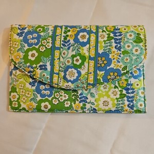 VERA BRADLEY TRAVEL ENVELOPE  ENGLISH MEADOW WALLET