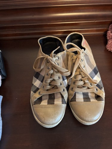 Burberry Nova Check Canvas Sneakers size 7 US 
