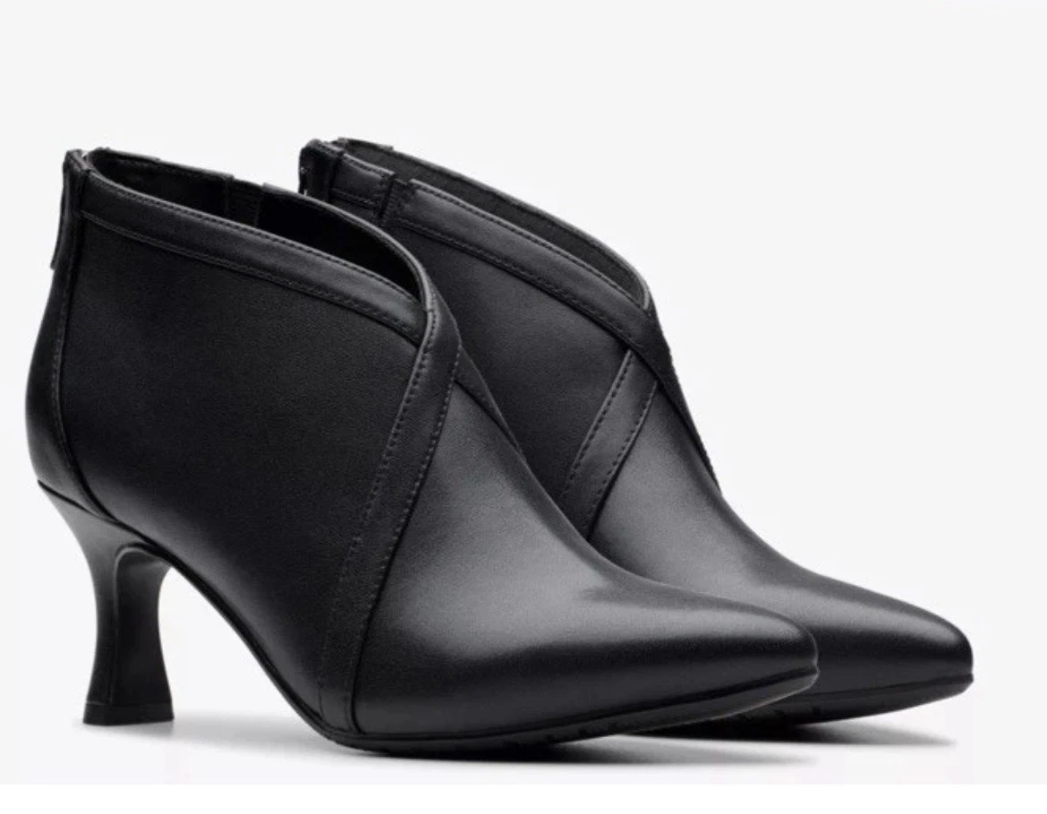 Bottines Clarks à Talons Hauts - Taille 8 (US) - Suède Noire - Occasion
