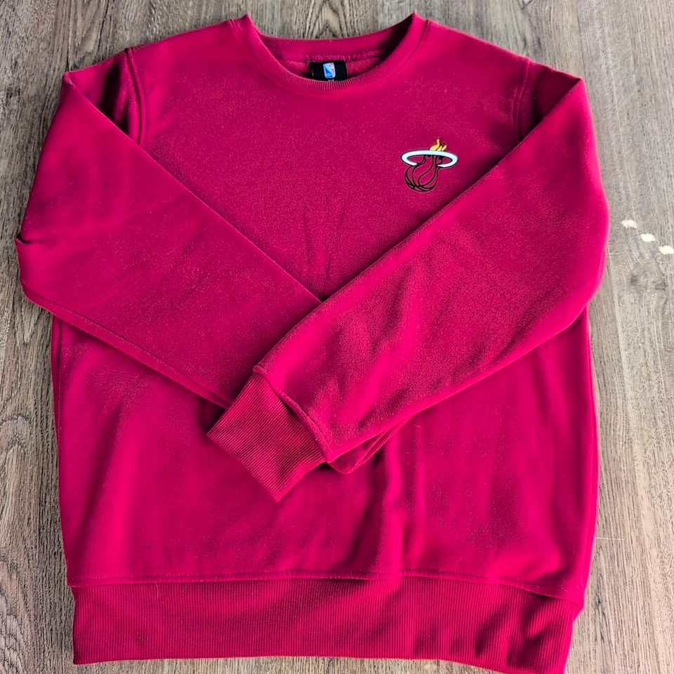 NBA Miami Heat Basketball Sweater Youth 14-16 Red Black Kids Outdoor Sweatshirt - Image 2 of 4