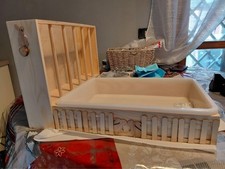 Fieniera PortaFieno con Lettiera per Coniglio – Mangiatoia in Legno Artigianale