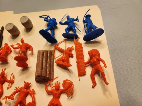 Vintage Marx Fort Apache Indians,  Frontiersmen, Accessories.  Last version