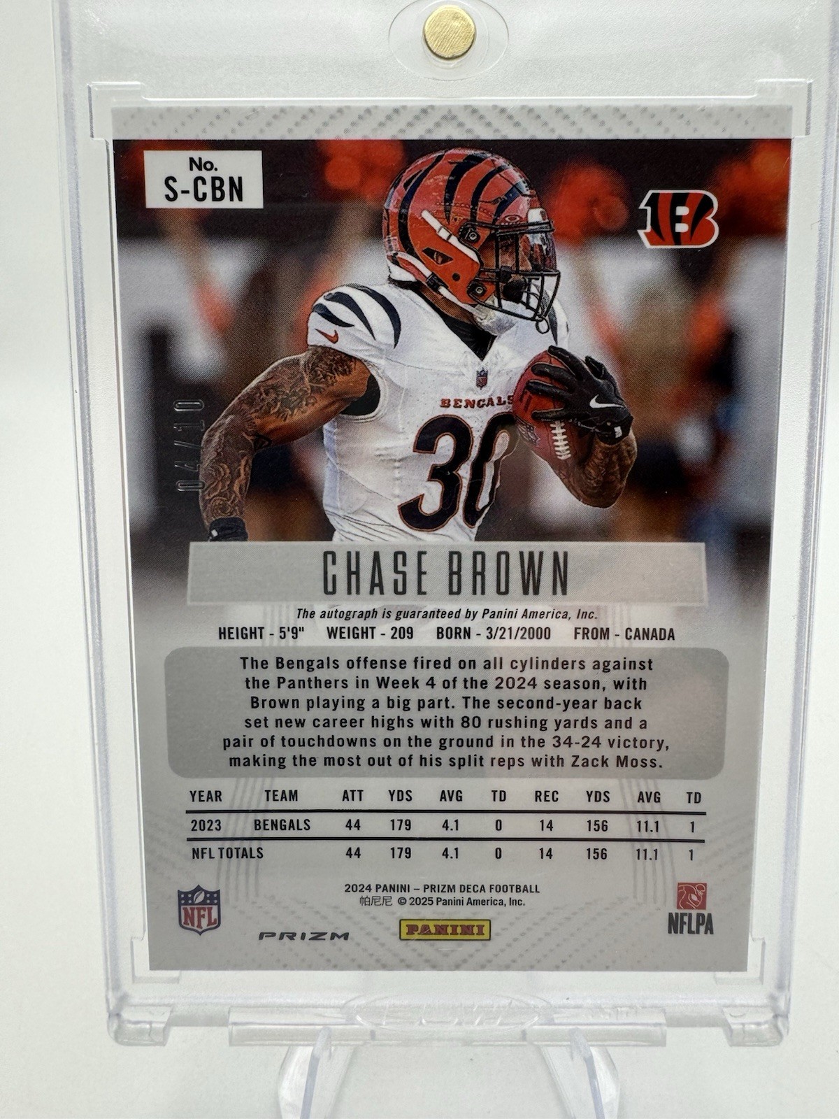 2024 Panini Prizm Deca Signatures Chase Brown Gold Auto /10 #S-CBN Bengals view 4