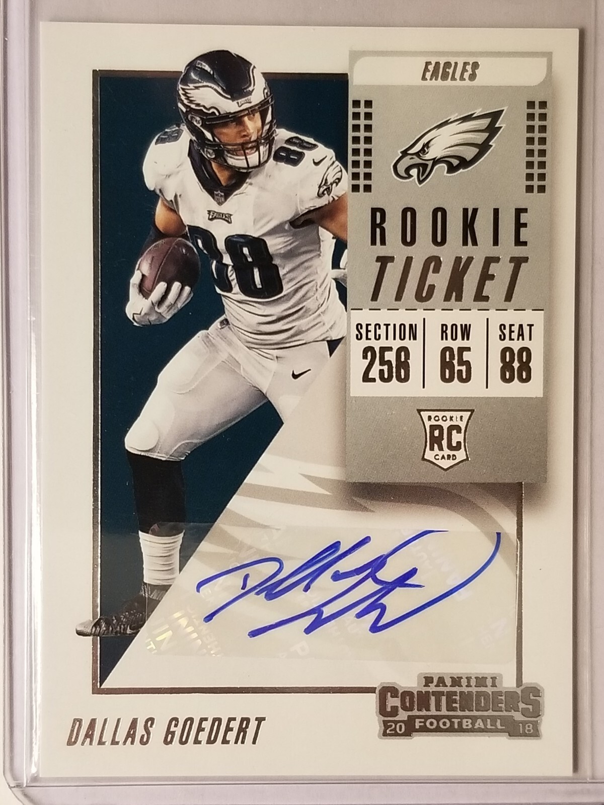 Dallas Goedert Panini Contenders #303 Autograph