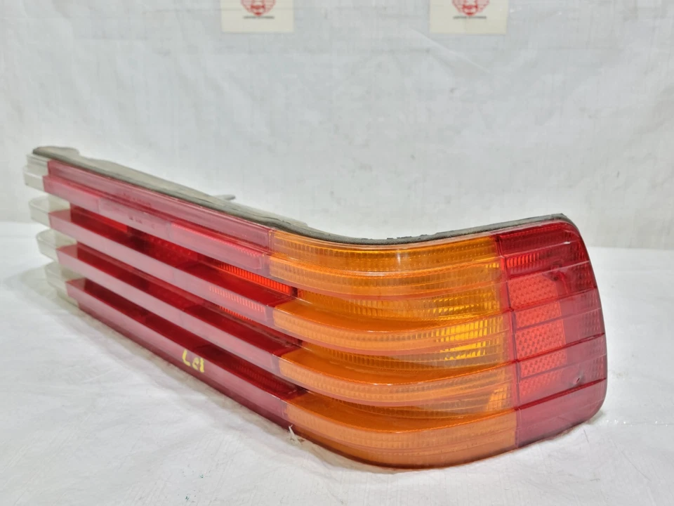 Luz trasera derecha lente OEM 1078202866 72-89 MERCEDES 380SL 450SL Foto 3 de 4