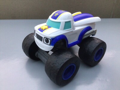 Blaze Fahrzeug Darington Mattel Viacom 2014 mit Sound